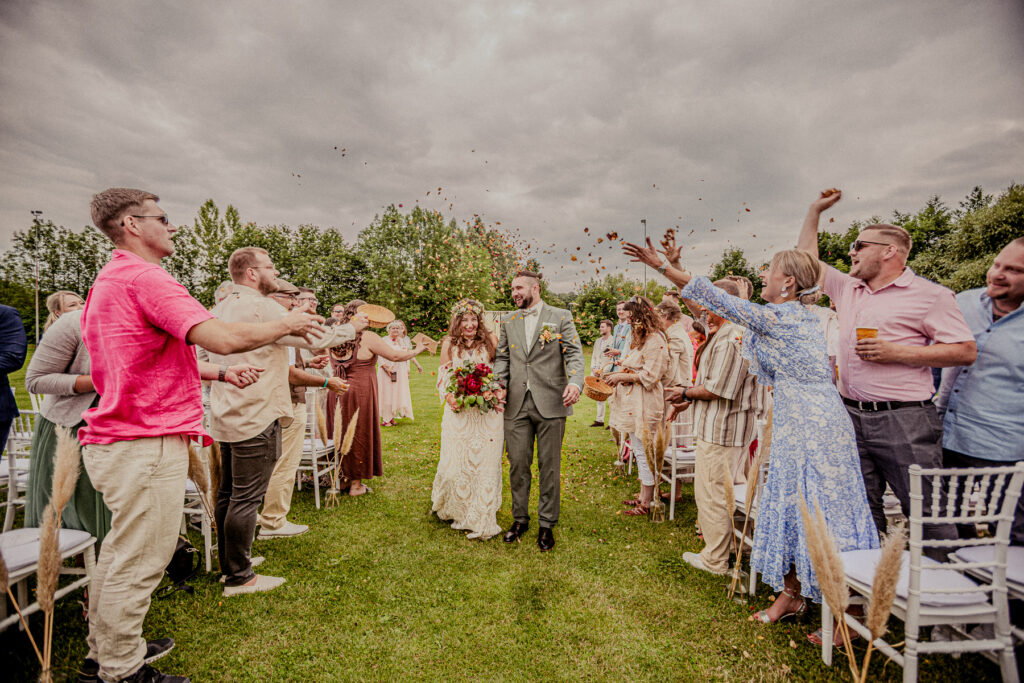 brautpaar bei hochzeit