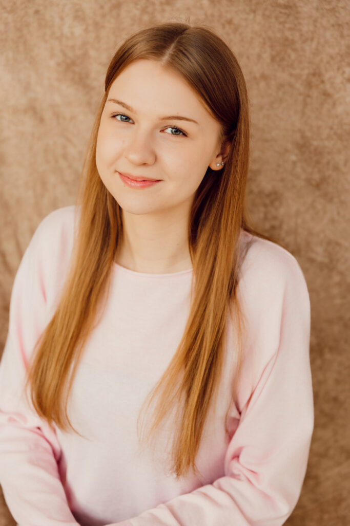 Bewerbungsportrait von Elise mit klarer Ausstrahlung aus Lautertal