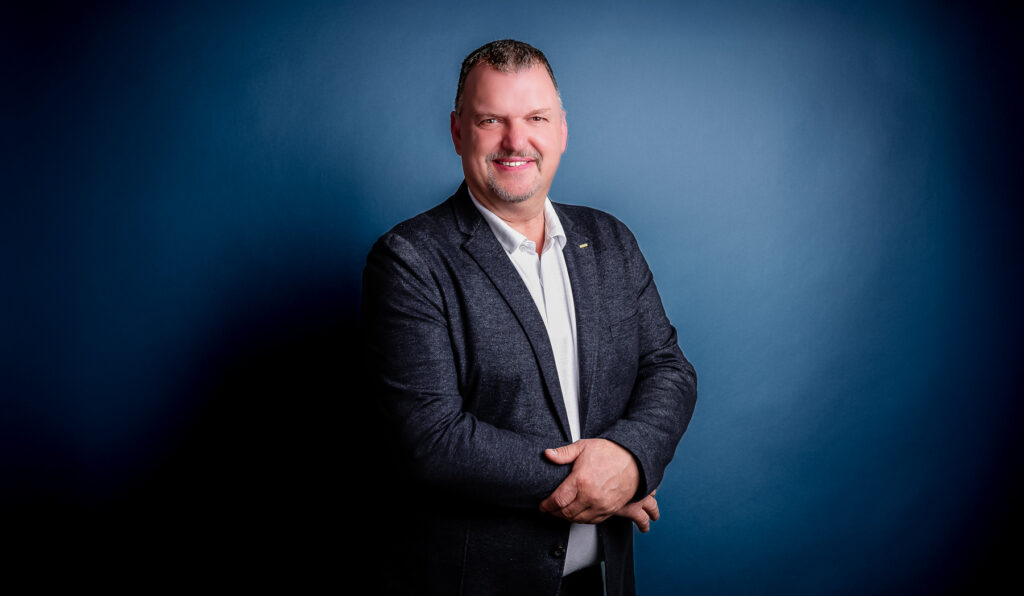 Natürliches Bewerbungsfoto eines Kandidaten aus dem Raum Coburg