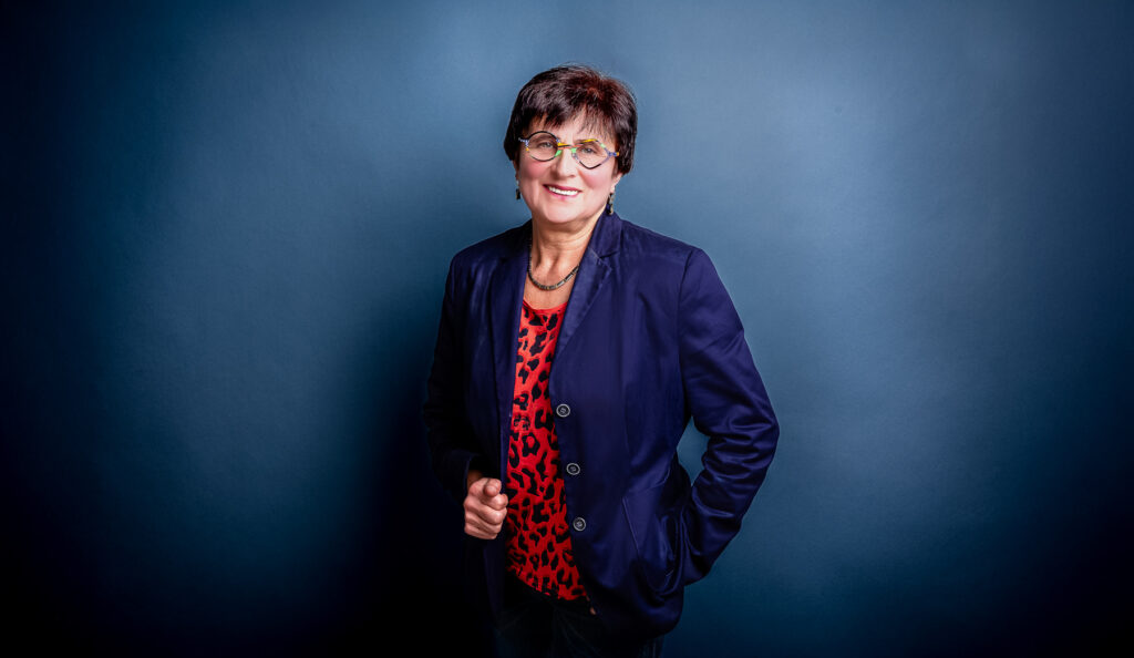 Professionelles Portrait einer Gemeinderatskandidatin in Seßlach, fotografiert von im.uliversum